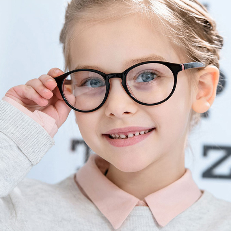 Sekizgen Dairesel Miyopi Kontrol Lensi